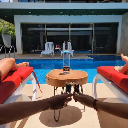 Great&Cosy Design 1Bed - Ground Floor Swim-Up Apartment